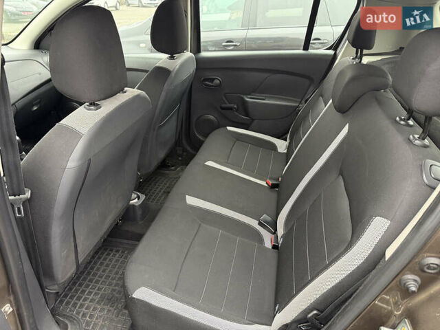 Коричневий Рено Сандеро СтепВей, об'ємом двигуна 1.46 л та пробігом 81 тис. км за 11900 $, фото 16 на Automoto.ua