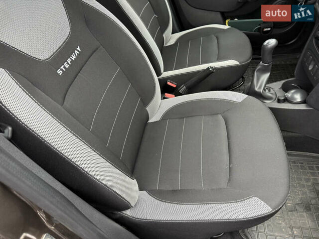 Коричневий Рено Сандеро СтепВей, об'ємом двигуна 1.46 л та пробігом 81 тис. км за 11900 $, фото 20 на Automoto.ua