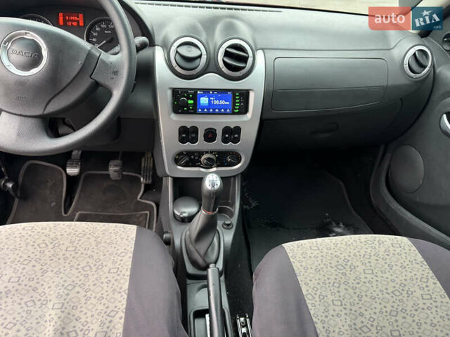 Красный Рено Сандеро СтэпВэй, объемом двигателя 1.6 л и пробегом 91 тыс. км за 5700 $, фото 11 на Automoto.ua