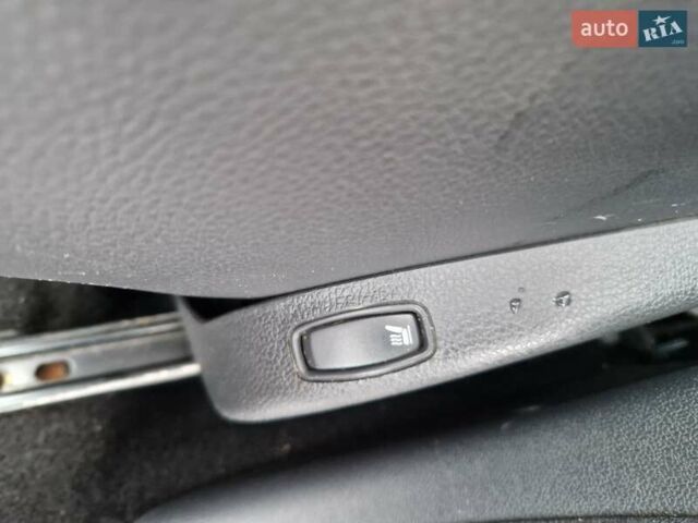 Красный Рено Сандеро СтэпВэй, объемом двигателя 1.6 л и пробегом 102 тыс. км за 6600 $, фото 12 на Automoto.ua