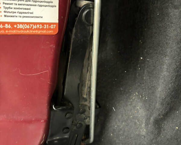 Красный Рено Сандеро СтэпВэй, объемом двигателя 1.6 л и пробегом 91 тыс. км за 5700 $, фото 8 на Automoto.ua