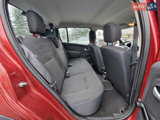 Красный Рено Сандеро СтэпВэй, объемом двигателя 1.6 л и пробегом 102 тыс. км за 6600 $, фото 17 на Automoto.ua