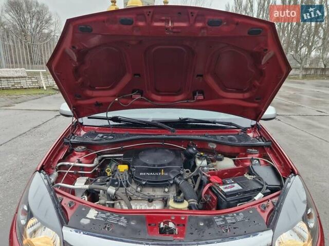 Красный Рено Сандеро СтэпВэй, объемом двигателя 1.6 л и пробегом 102 тыс. км за 6600 $, фото 23 на Automoto.ua