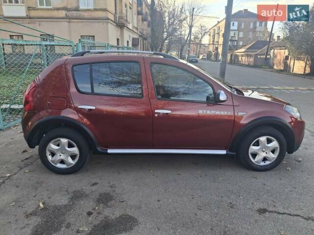Красный Рено Сандеро СтэпВэй, объемом двигателя 1.6 л и пробегом 160 тыс. км за 6450 $, фото 5 на Automoto.ua