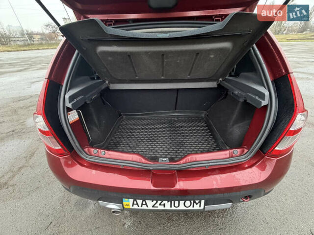 Красный Рено Сандеро СтэпВэй, объемом двигателя 1.6 л и пробегом 91 тыс. км за 5700 $, фото 9 на Automoto.ua