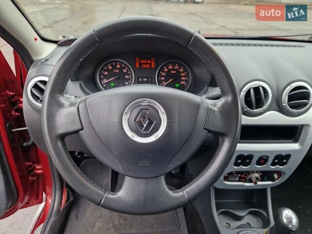 Красный Рено Сандеро СтэпВэй, объемом двигателя 1.6 л и пробегом 102 тыс. км за 6600 $, фото 13 на Automoto.ua