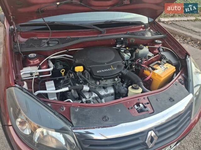 Красный Рено Сандеро СтэпВэй, объемом двигателя 1.6 л и пробегом 160 тыс. км за 6450 $, фото 12 на Automoto.ua