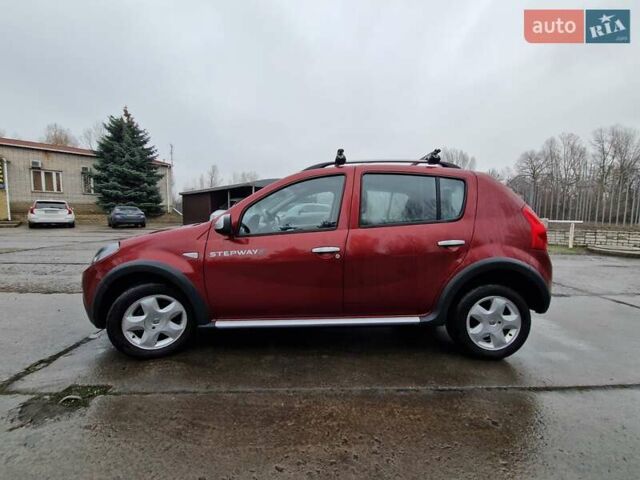 Красный Рено Сандеро СтэпВэй, объемом двигателя 1.6 л и пробегом 102 тыс. км за 6600 $, фото 6 на Automoto.ua