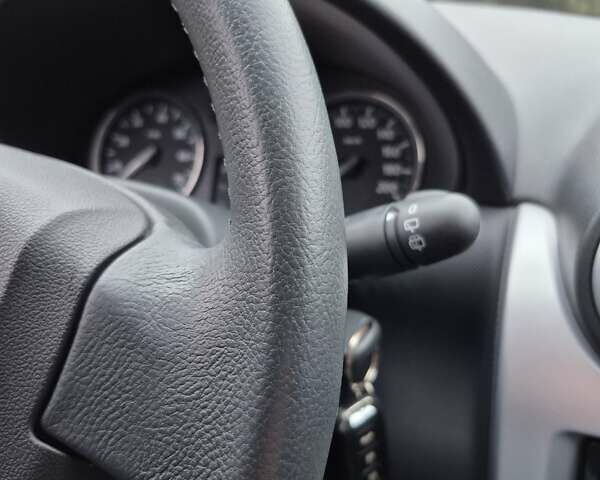 Красный Рено Сандеро СтэпВэй, объемом двигателя 1.6 л и пробегом 75 тыс. км за 7500 $, фото 30 на Automoto.ua