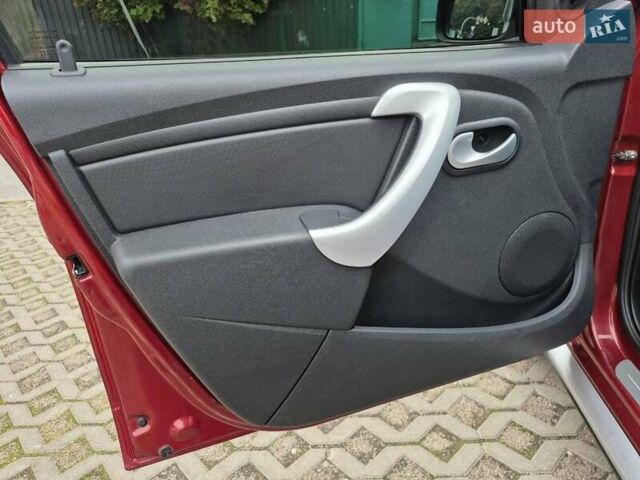Красный Рено Сандеро СтэпВэй, объемом двигателя 1.6 л и пробегом 75 тыс. км за 7500 $, фото 41 на Automoto.ua