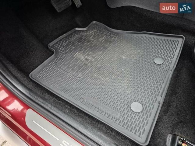 Красный Рено Сандеро СтэпВэй, объемом двигателя 1.6 л и пробегом 75 тыс. км за 7500 $, фото 37 на Automoto.ua