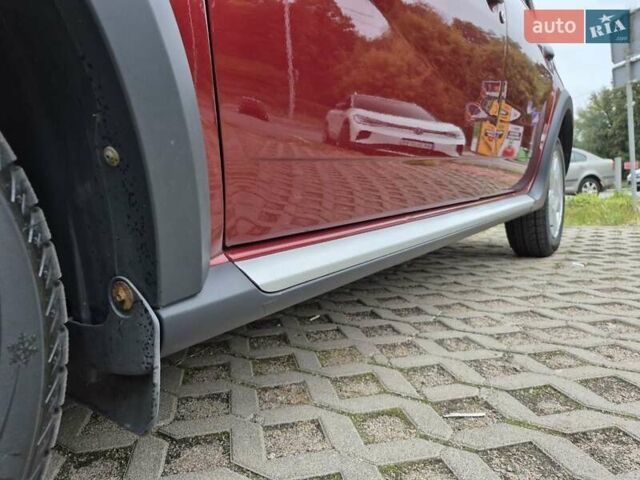 Красный Рено Сандеро СтэпВэй, объемом двигателя 1.6 л и пробегом 75 тыс. км за 7500 $, фото 10 на Automoto.ua