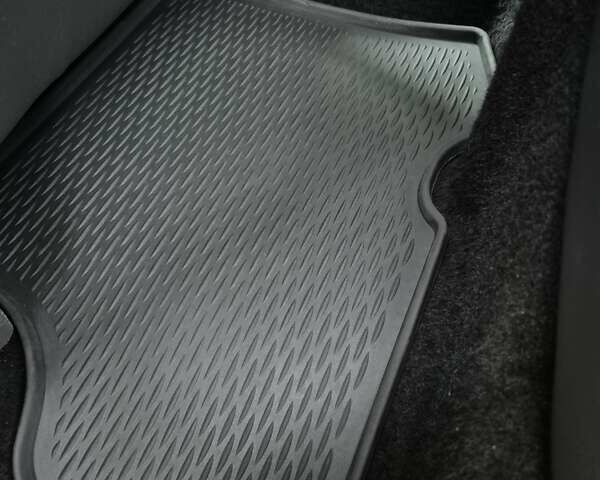 Красный Рено Сандеро СтэпВэй, объемом двигателя 1.6 л и пробегом 75 тыс. км за 7500 $, фото 39 на Automoto.ua