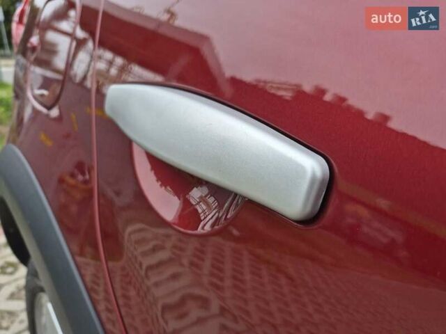 Красный Рено Сандеро СтэпВэй, объемом двигателя 1.6 л и пробегом 75 тыс. км за 7500 $, фото 12 на Automoto.ua