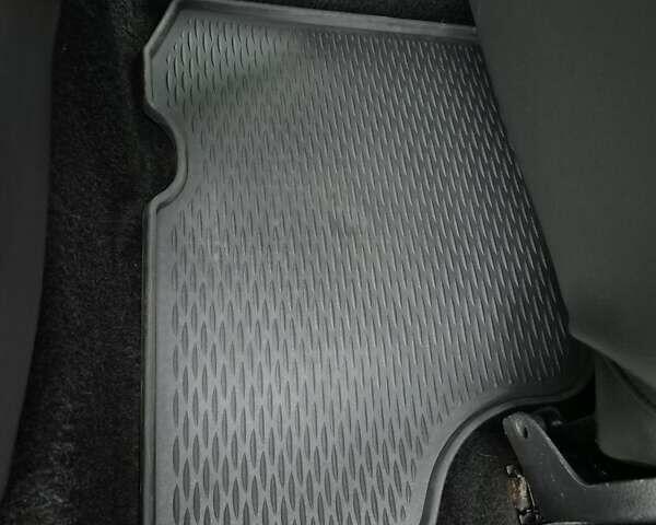 Красный Рено Сандеро СтэпВэй, объемом двигателя 1.6 л и пробегом 75 тыс. км за 7500 $, фото 40 на Automoto.ua