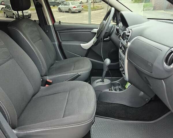 Красный Рено Сандеро СтэпВэй, объемом двигателя 1.6 л и пробегом 75 тыс. км за 7500 $, фото 22 на Automoto.ua