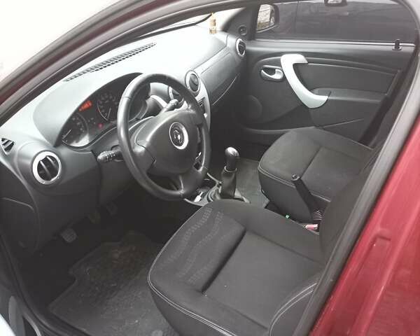 Красный Рено Сандеро СтэпВэй, объемом двигателя 1.6 л и пробегом 204 тыс. км за 5950 $, фото 5 на Automoto.ua