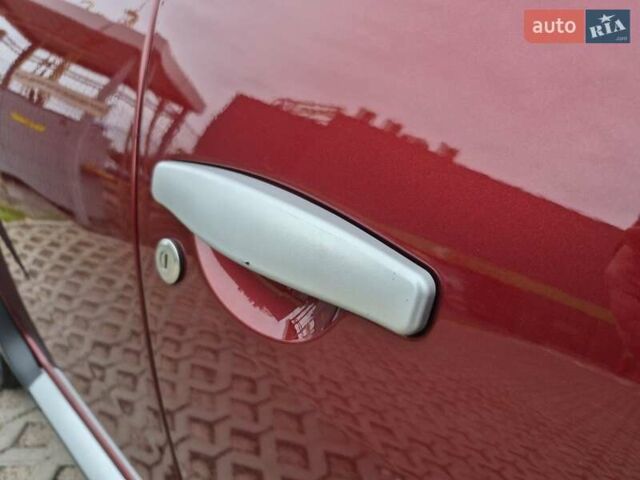 Красный Рено Сандеро СтэпВэй, объемом двигателя 1.6 л и пробегом 75 тыс. км за 7500 $, фото 13 на Automoto.ua