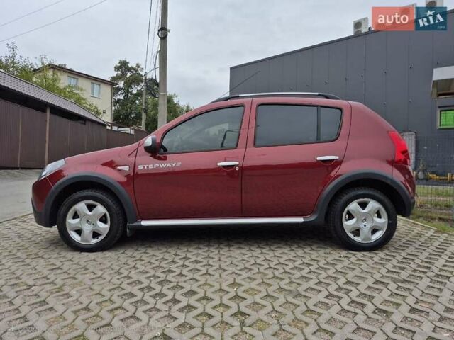 Красный Рено Сандеро СтэпВэй, объемом двигателя 1.6 л и пробегом 75 тыс. км за 7500 $, фото 3 на Automoto.ua