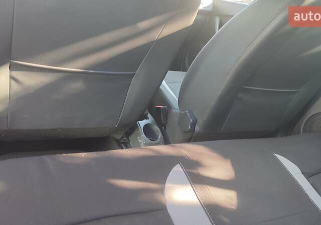 Красный Рено Сандеро СтэпВэй, объемом двигателя 1.6 л и пробегом 166 тыс. км за 7100 $, фото 6 на Automoto.ua