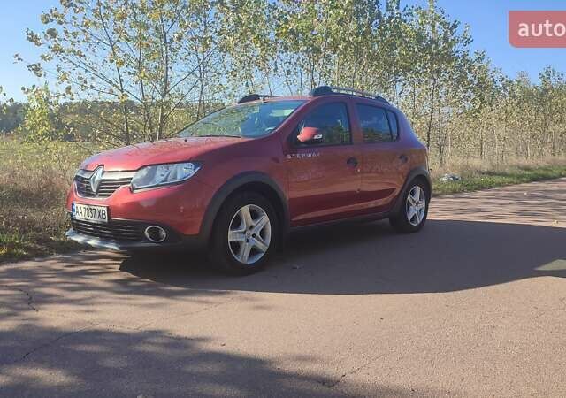 Красный Рено Сандеро СтэпВэй, объемом двигателя 1.6 л и пробегом 166 тыс. км за 7100 $, фото 5 на Automoto.ua