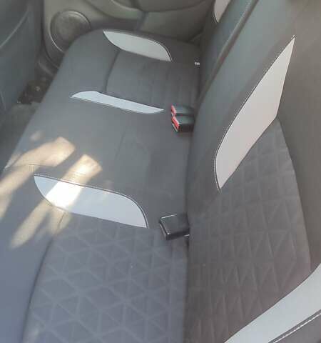 Красный Рено Сандеро СтэпВэй, объемом двигателя 1.6 л и пробегом 166 тыс. км за 7100 $, фото 7 на Automoto.ua