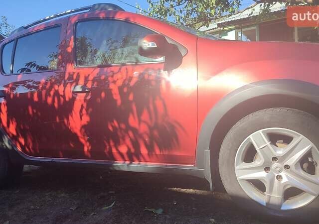 Красный Рено Сандеро СтэпВэй, объемом двигателя 1.6 л и пробегом 166 тыс. км за 7100 $, фото 8 на Automoto.ua