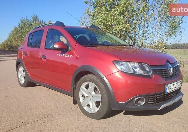 Красный Рено Сандеро СтэпВэй, объемом двигателя 1.6 л и пробегом 166 тыс. км за 7100 $, фото 1 на Automoto.ua