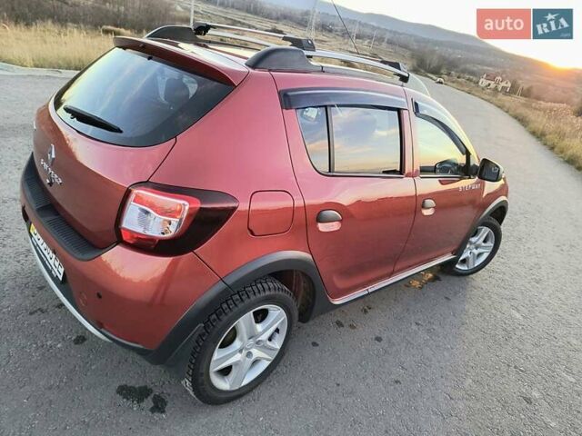 Червоний Рено Сандеро СтепВей, об'ємом двигуна 1.46 л та пробігом 95 тис. км за 8800 $, фото 4 на Automoto.ua