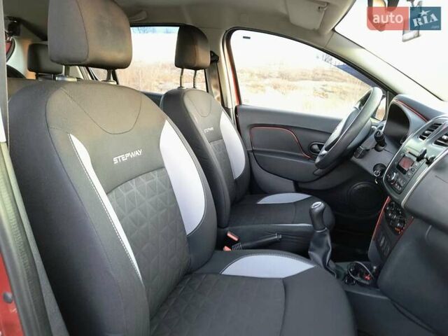 Червоний Рено Сандеро СтепВей, об'ємом двигуна 1.46 л та пробігом 95 тис. км за 8800 $, фото 35 на Automoto.ua