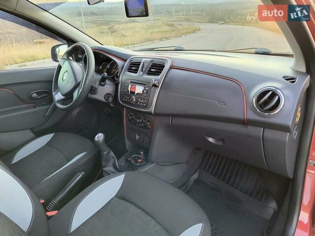 Червоний Рено Сандеро СтепВей, об'ємом двигуна 1.46 л та пробігом 95 тис. км за 8800 $, фото 31 на Automoto.ua