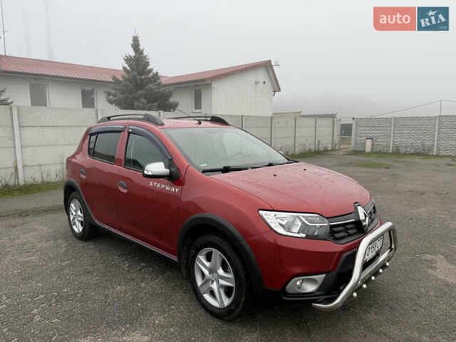 Красный Рено Сандеро СтэпВэй, объемом двигателя 1.5 л и пробегом 94 тыс. км за 10450 $, фото 16 на Automoto.ua