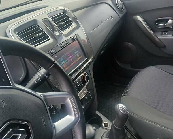 Красный Рено Сандеро СтэпВэй, объемом двигателя 1.46 л и пробегом 114 тыс. км за 9900 $, фото 1 на Automoto.ua