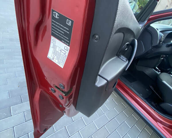 Червоний Рено Сандеро СтепВей, об'ємом двигуна 1.46 л та пробігом 126 тис. км за 11500 $, фото 41 на Automoto.ua