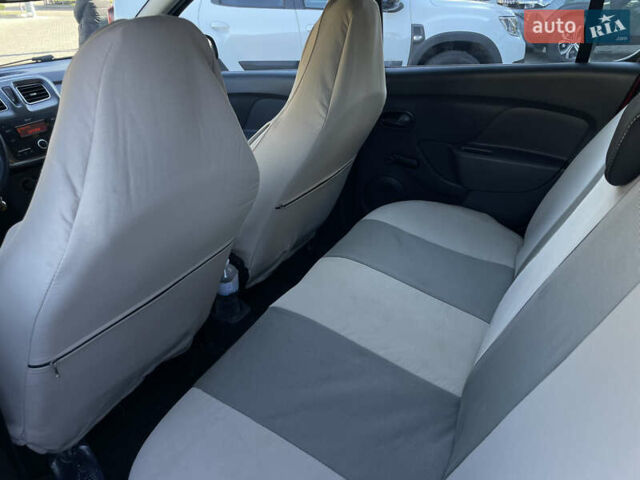 Красный Рено Сандеро СтэпВэй, объемом двигателя 1.46 л и пробегом 84 тыс. км за 13200 $, фото 7 на Automoto.ua