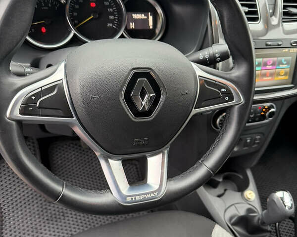 Красный Рено Сандеро СтэпВэй, объемом двигателя 0.9 л и пробегом 75 тыс. км за 9000 $, фото 7 на Automoto.ua