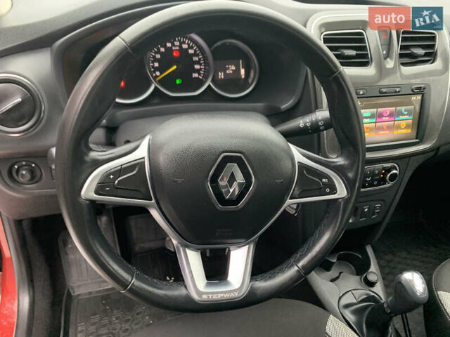 Червоний Рено Сандеро СтепВей, об'ємом двигуна 0.9 л та пробігом 100 тис. км за 11000 $, фото 7 на Automoto.ua