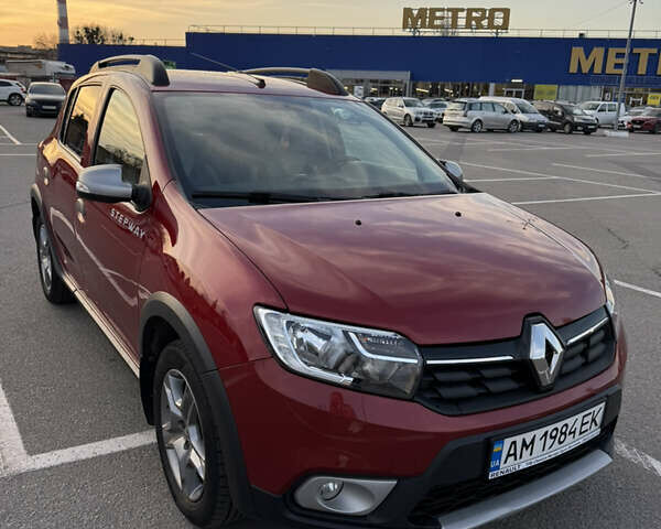 Червоний Рено Сандеро СтепВей, об'ємом двигуна 0.9 л та пробігом 64 тис. км за 11000 $, фото 1 на Automoto.ua