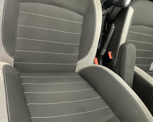 Червоний Рено Сандеро СтепВей, об'ємом двигуна 0.9 л та пробігом 100 тис. км за 11000 $, фото 23 на Automoto.ua