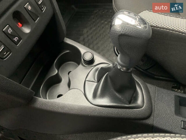 Червоний Рено Сандеро СтепВей, об'ємом двигуна 0.9 л та пробігом 100 тис. км за 11000 $, фото 11 на Automoto.ua