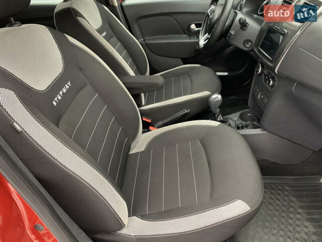 Червоний Рено Сандеро СтепВей, об'ємом двигуна 0.9 л та пробігом 100 тис. км за 11000 $, фото 22 на Automoto.ua