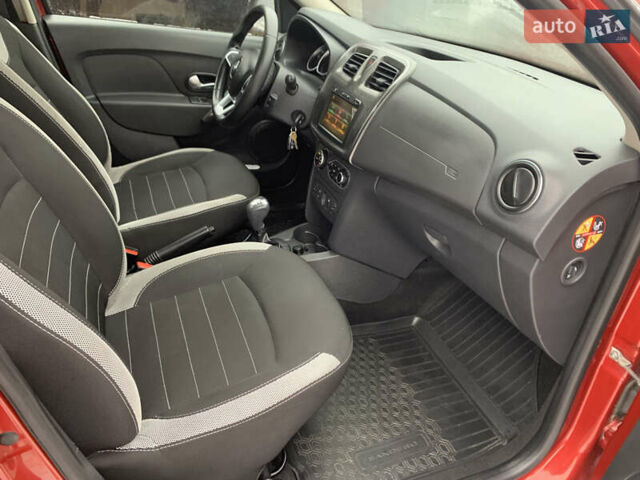 Червоний Рено Сандеро СтепВей, об'ємом двигуна 0.9 л та пробігом 100 тис. км за 11000 $, фото 19 на Automoto.ua