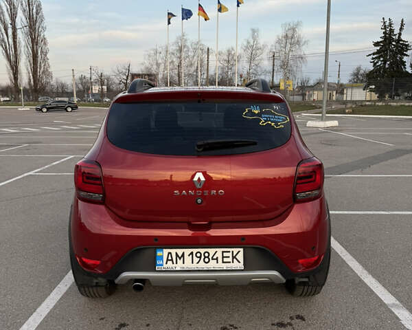 Червоний Рено Сандеро СтепВей, об'ємом двигуна 0.9 л та пробігом 64 тис. км за 11000 $, фото 3 на Automoto.ua