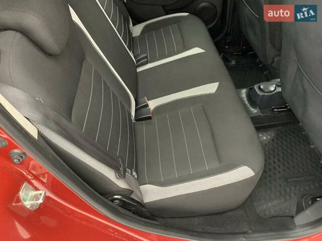 Червоний Рено Сандеро СтепВей, об'ємом двигуна 0.9 л та пробігом 100 тис. км за 11000 $, фото 24 на Automoto.ua