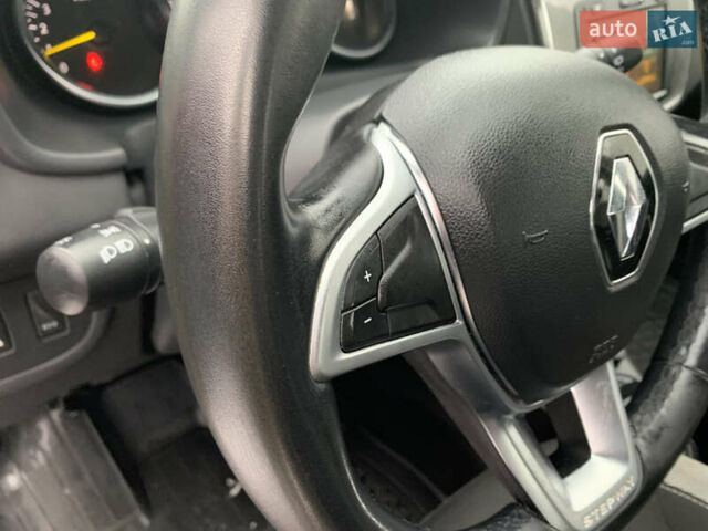 Червоний Рено Сандеро СтепВей, об'ємом двигуна 0.9 л та пробігом 100 тис. км за 11000 $, фото 8 на Automoto.ua