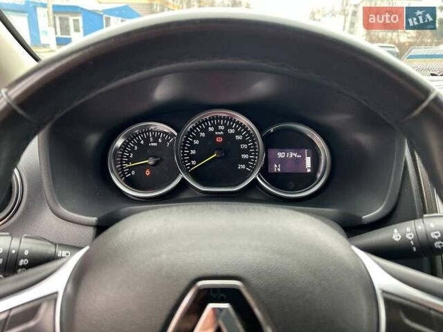 Красный Рено Сандеро СтэпВэй, объемом двигателя 0.9 л и пробегом 90 тыс. км за 10300 $, фото 6 на Automoto.ua