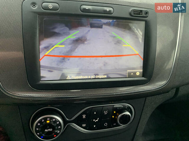 Червоний Рено Сандеро СтепВей, об'ємом двигуна 0.9 л та пробігом 100 тис. км за 11000 $, фото 15 на Automoto.ua