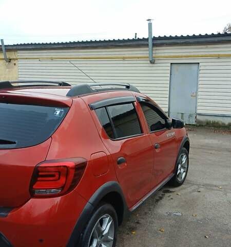 Червоний Рено Сандеро СтепВей, об'ємом двигуна 1.46 л та пробігом 59 тис. км за 13500 $, фото 2 на Automoto.ua