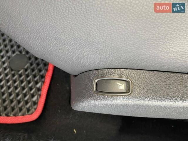 Красный Рено Сандеро СтэпВэй, объемом двигателя 1.6 л и пробегом 180 тыс. км за 7400 $, фото 30 на Automoto.ua