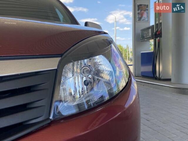 Красный Рено Сандеро СтэпВэй, объемом двигателя 1.6 л и пробегом 180 тыс. км за 7400 $, фото 34 на Automoto.ua